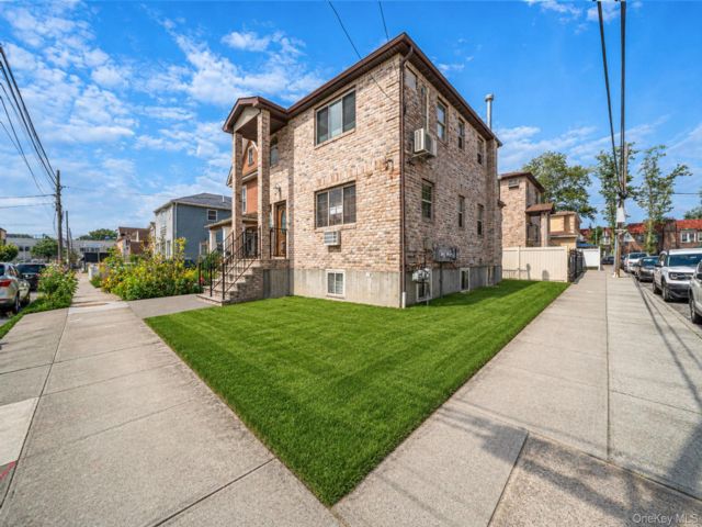  5 BR,  2.00 BTH &nbsp;House style home in Rochdale