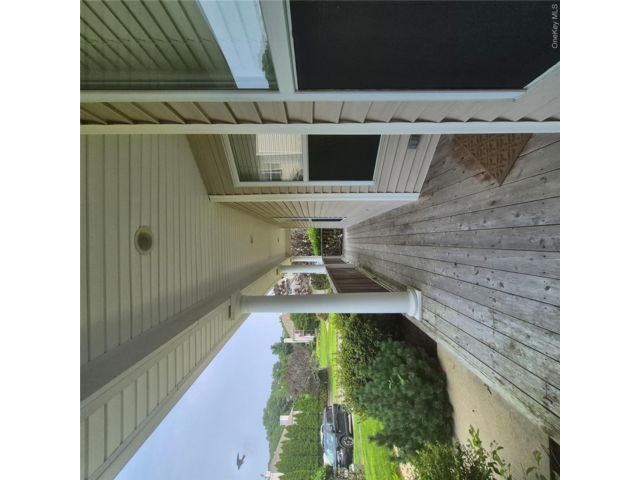 [PHOTO]