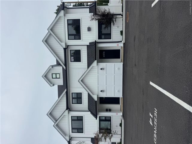  2 BR,  2.00 BTH &nbsp;Other style home in Lynbrook
