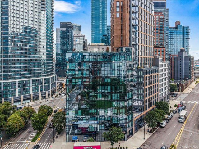 [PHOTO]