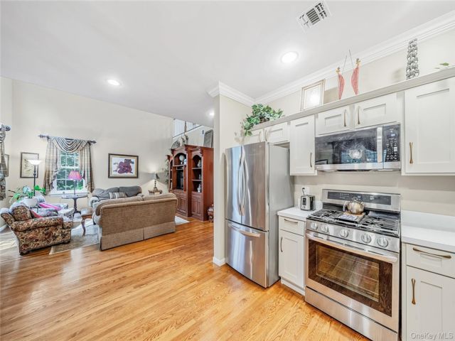 [PHOTO]