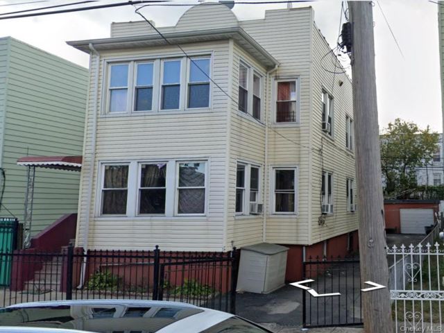  7 BR,  3.00 BTH &nbsp;House style home in Soundview