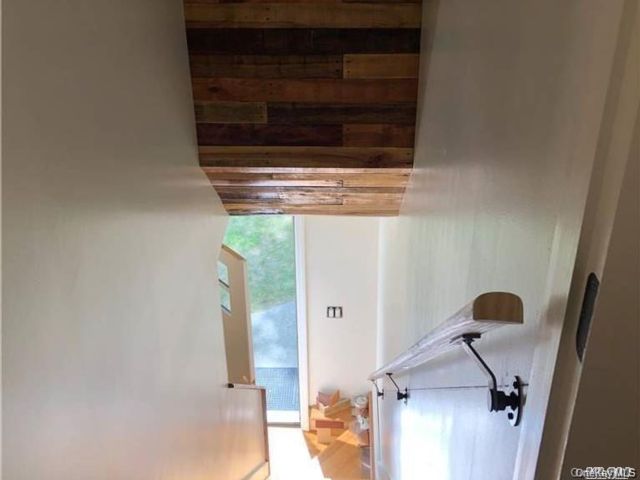 [PHOTO]