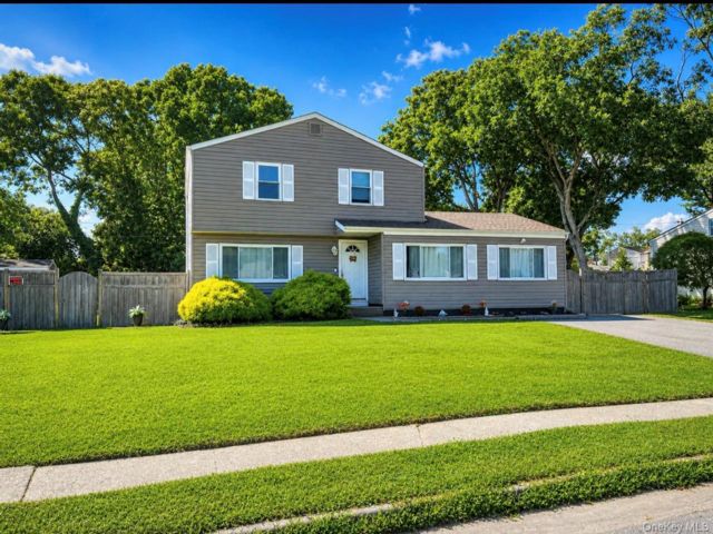 [Selden Real Estate, listing number 7329187]