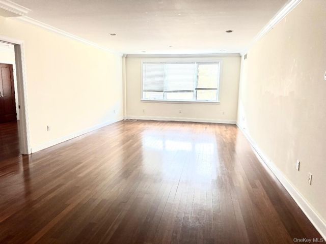  2 BR,  3.00 BTH &nbsp;Penthouse style home in Great Neck