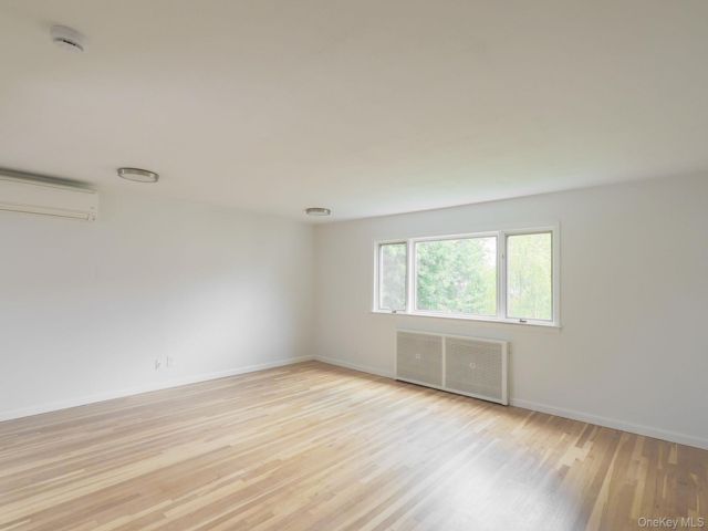 [PHOTO]