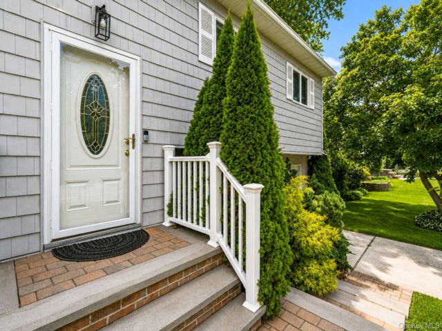 [Selden Real Estate, listing number 7332662]