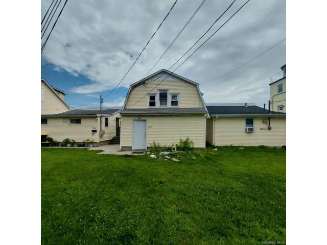 2 BR,  2.00 BTH &nbsp;Cottage style home in Freeport