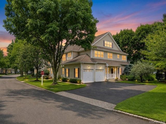 [Nesconset Real Estate, listing number 7332735]