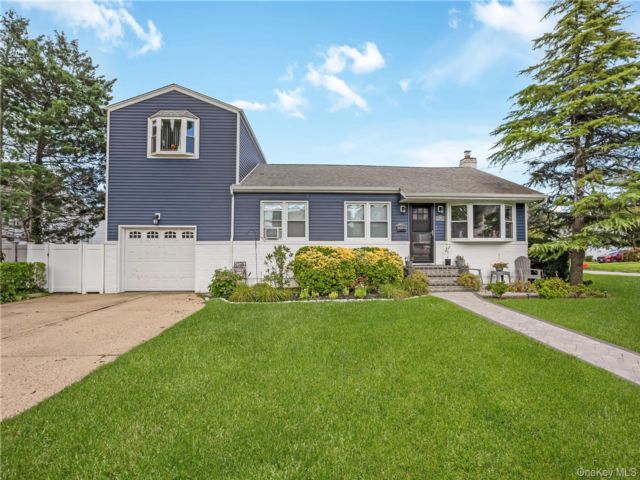 [Malverne Real Estate, listing number 7332769]