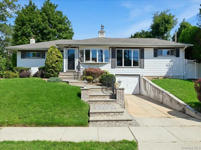 [Seaford Real Estate, listing number 7332774]
