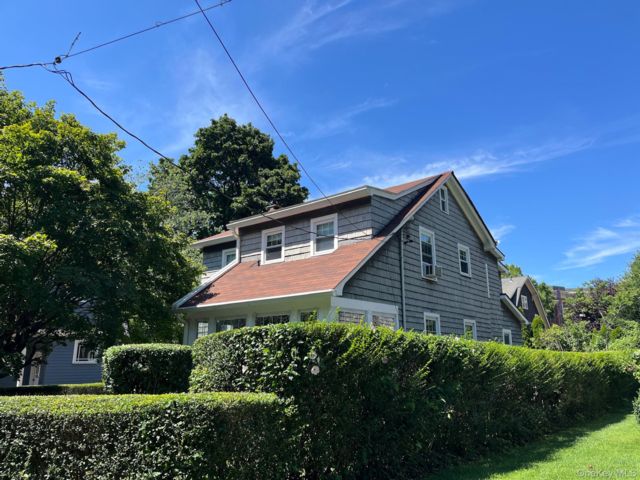  4 BR,  4.00 BTH &nbsp;Craftsman style home in Hastings-on-hudson