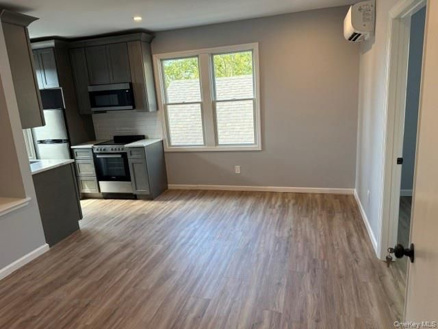  1 BR,  1.00 BTH &nbsp;Other style home in Kings Park