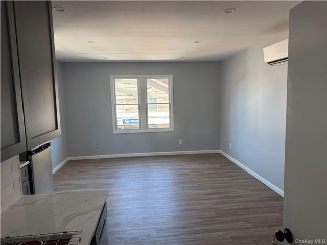  1 BR,  1.00 BTH &nbsp;Other style home in Kings Park