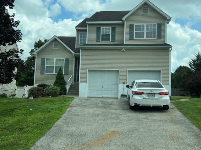  3 BR,  3.00 BTH &nbsp;Condo style home in Washingtonville