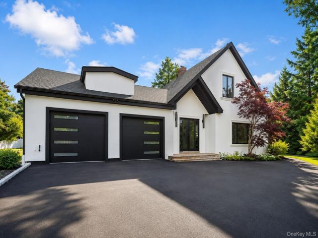  8 BR,  7.00 BTH &nbsp;Contemporary style home in Woodsburgh