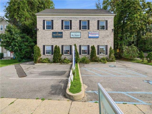 Studio,  0.00 BTH &nbsp;House style home in Huntington