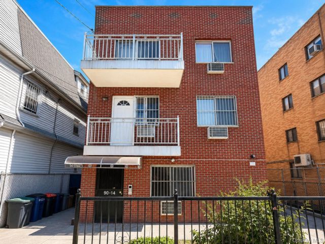  1 BR,  1.00 BTH &nbsp;Other style home in Elmhurst