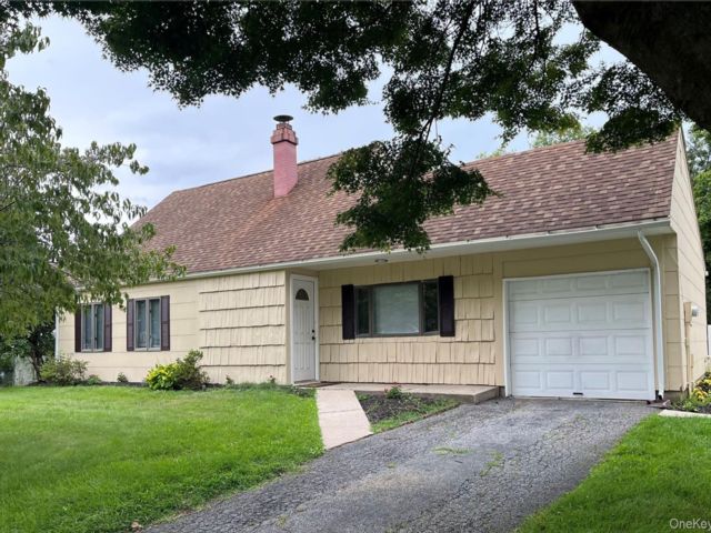  3 BR,  1.00 BTH &nbsp;Ranch style home in Medford