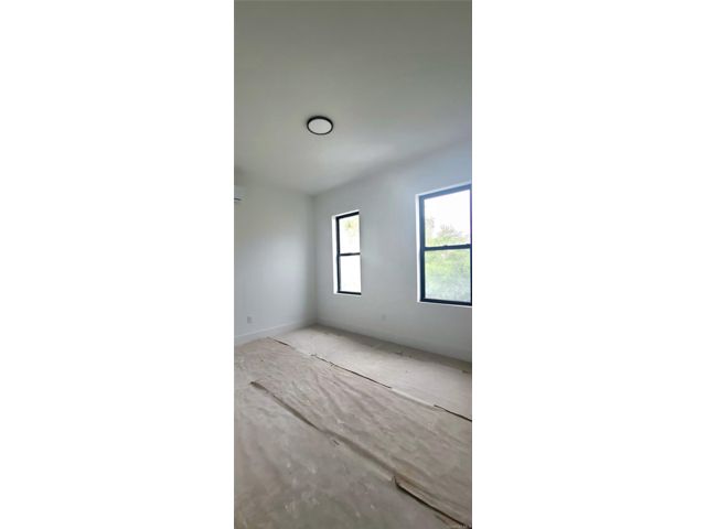 [PHOTO]