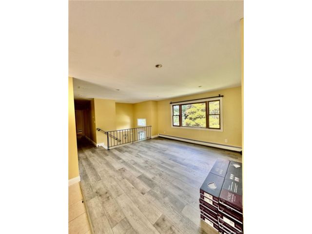  4 BR,  2.00 BTH &nbsp;Exp ranch style home in Islip Terrace