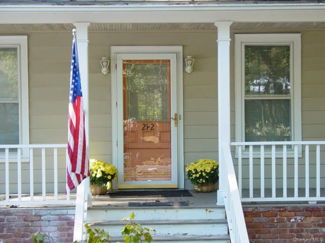  1 BR,  1.00 BTH &nbsp;Full floor apar style home in Cornwall