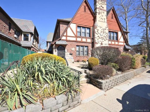 [Flushing Real Estate, listing number 7333396]