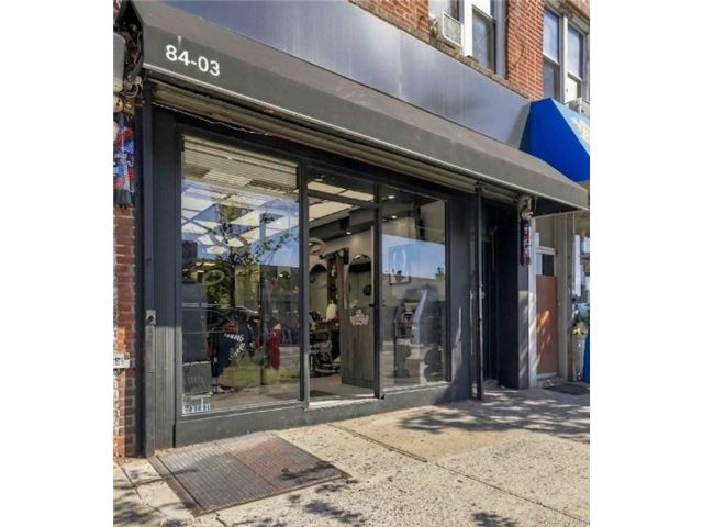 Studio,  0.00 BTH &nbsp;Commercial style home in Jackson Heights