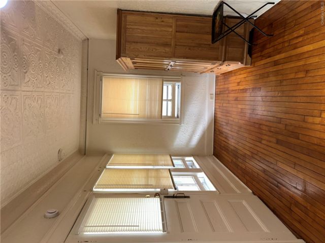  1 BR,  1.00 BTH &nbsp;Full floor apar style home in East Islip