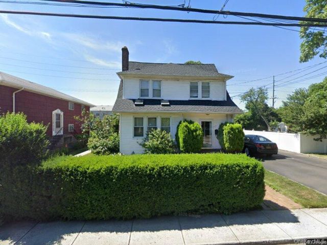  1 BR,  1.00 BTH &nbsp;Other style home in Lawrence