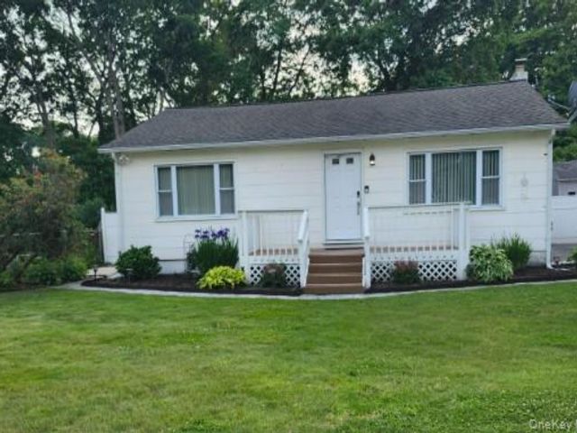 [Mastic Beach Real Estate, listing number 7333680]
