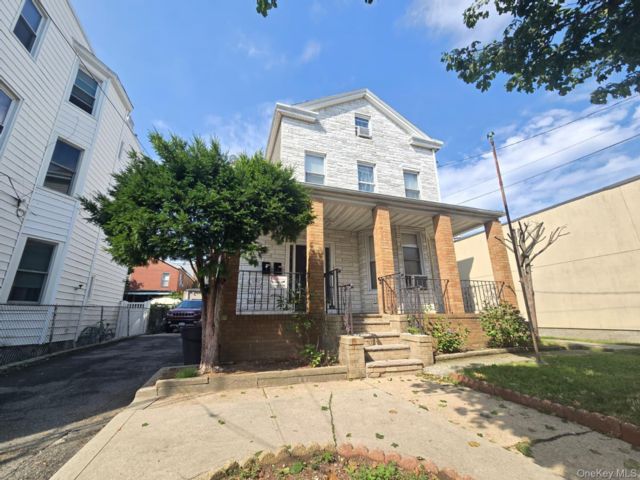 Studio,  0.00 BTH &nbsp;Colonial style home in Ozone Park