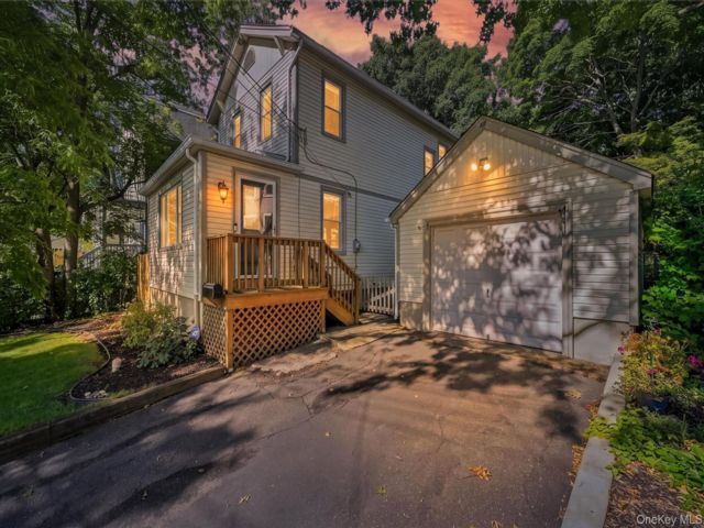  3 BR,  1.00 BTH &nbsp;Colonial style home in Nyack