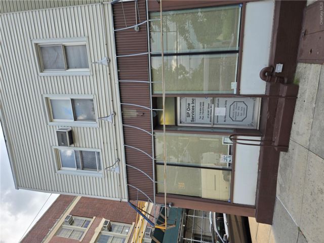 Studio,  0.00 BTH &nbsp;Commercial style home in Middle Village