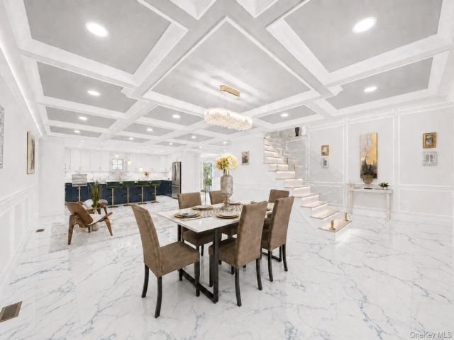 [PHOTO]