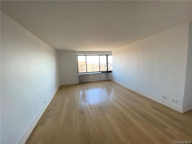  1 BR,  1.00 BTH &nbsp;High rise style home in New York (manhattan)