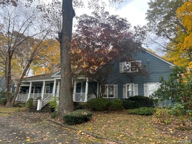  5 BR,  5.00 BTH &nbsp;A-frame style home in Muttontown