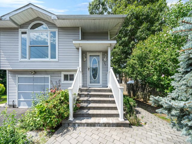  3 BR,  1.00 BTH &nbsp;Full floor apar style home in Ronkonkoma