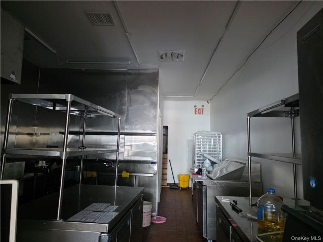 [PHOTO]