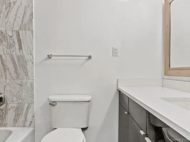 [PHOTO]
