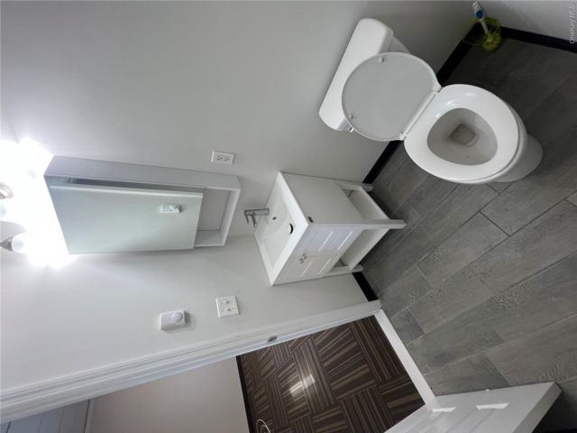 [PHOTO]