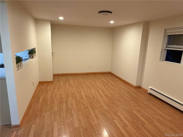 [PHOTO]