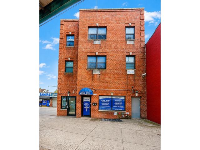 Studio,  0.00 BTH &nbsp;Commercial style home in Richmond Hill