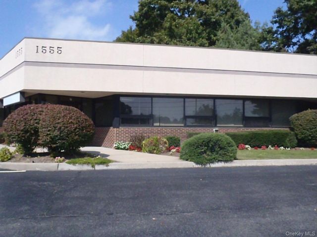Studio,  0.00 BTH &nbsp;House style home in Bay Shore