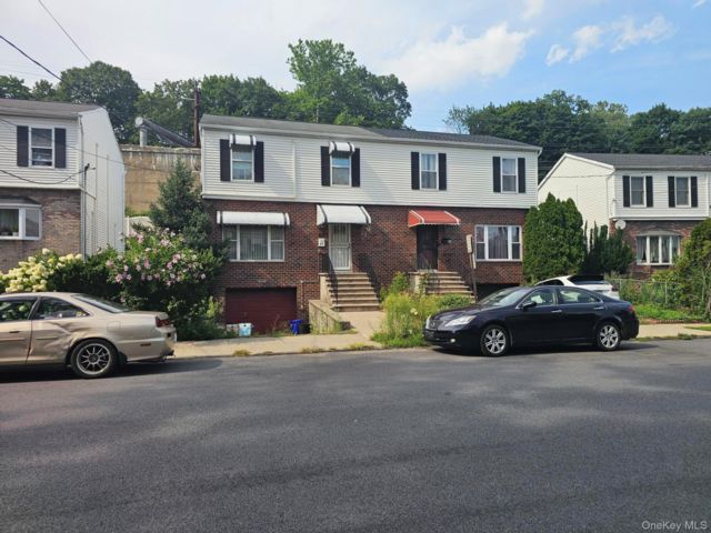  3 BR,  2.00 BTH &nbsp;House style home in Mount Vernon