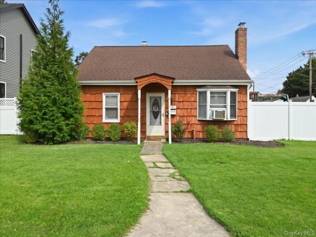 [Massapequa Real Estate, listing number 7334131]