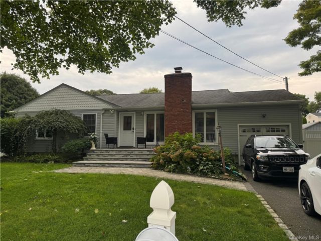 [Port Jefferson Station Real Estate, listing number 7334192]
