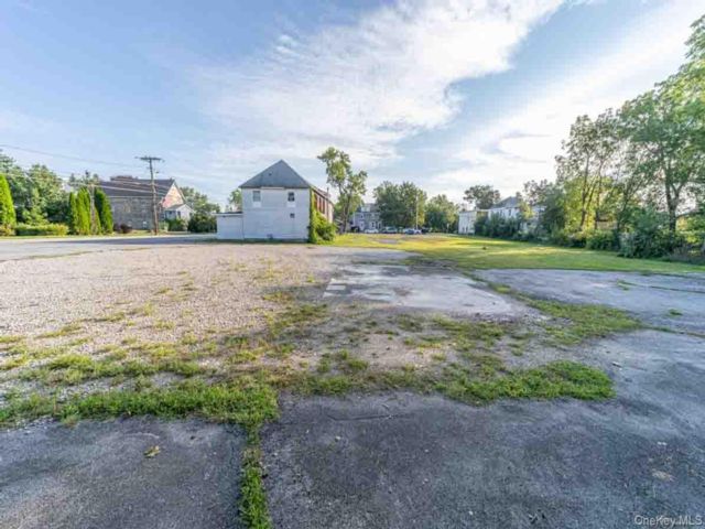 [Maybrook Real Estate, listing number 7334234]