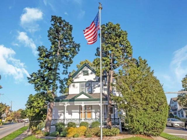 Studio,  0.00 BTH &nbsp;Commercial style home in Farmingdale