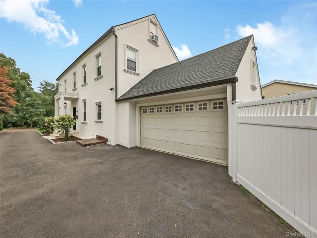 [PHOTO]